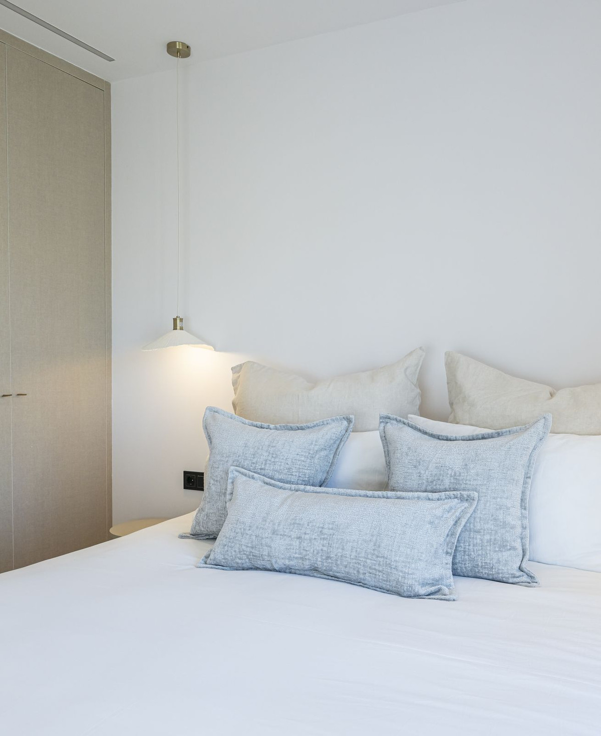 2 Bed Apartment for sale in Puerto Banús Costa Del Sol, Málaga, Spain