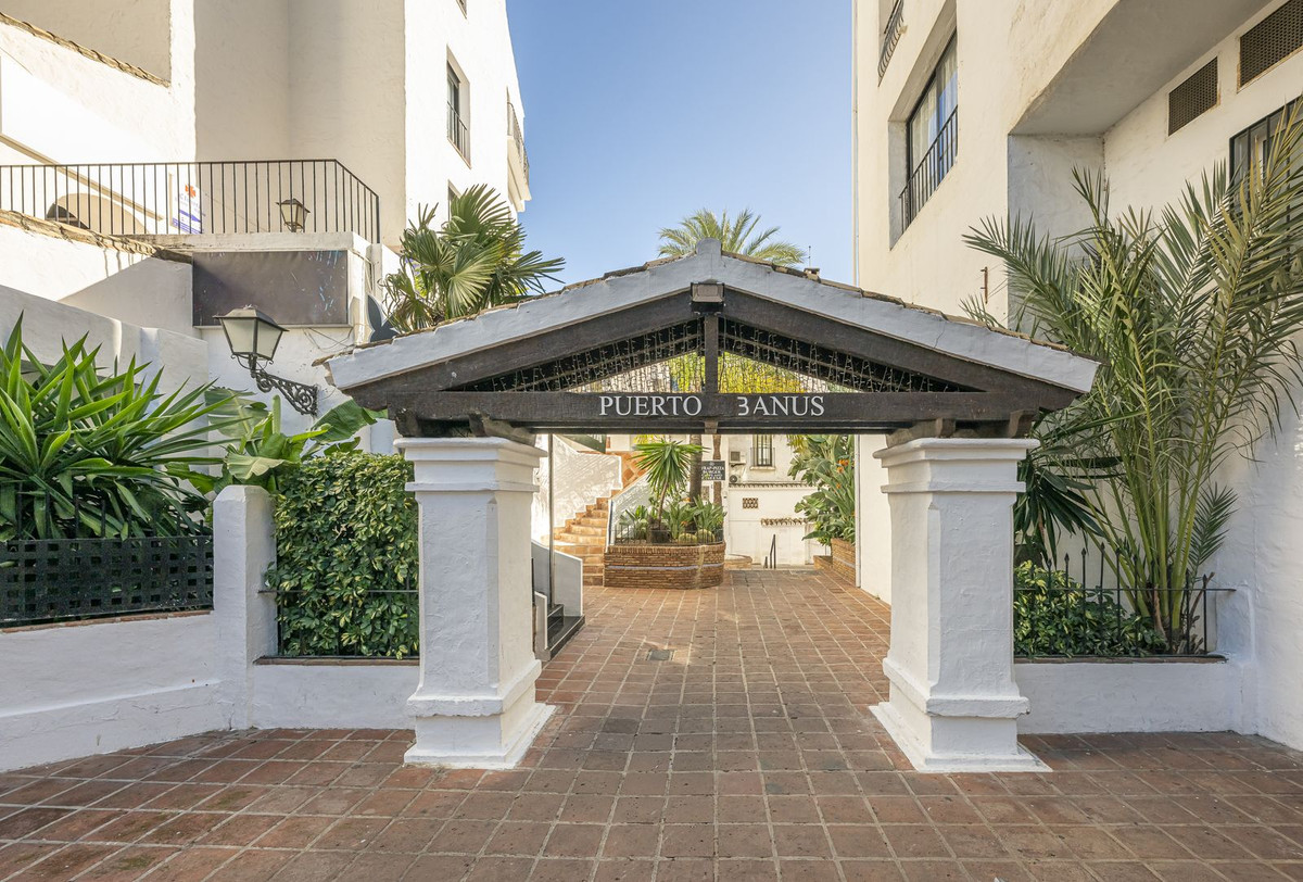 2 Bed Apartment for sale in Puerto Banús Costa Del Sol, Málaga, Spain