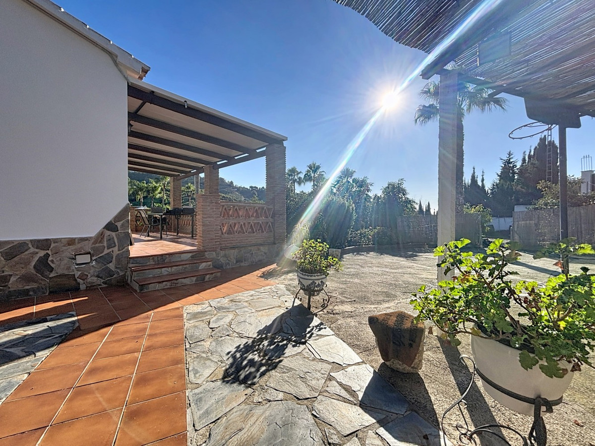 2 Bed Townhouse for sale in Frigiliana Costa Del Sol East, Málaga, Spain
