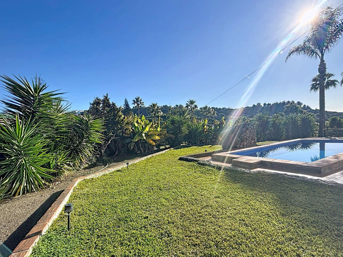 2 Bed Townhouse for sale in Frigiliana Costa Del Sol East, Málaga, Spain