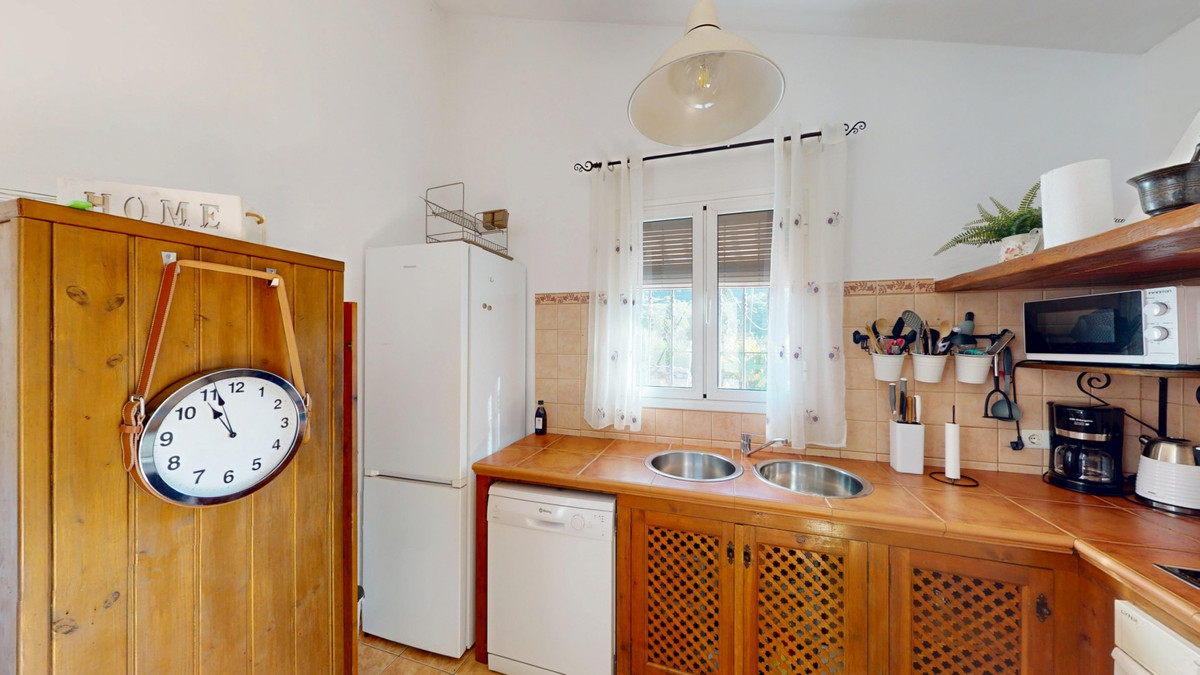 2 Bed Townhouse for sale in Frigiliana Costa Del Sol East, Málaga, Spain