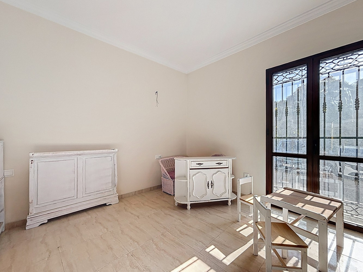 Se vende Villa - Chalet de 8 dormitorios en Costa Del Sol East, Málaga, España