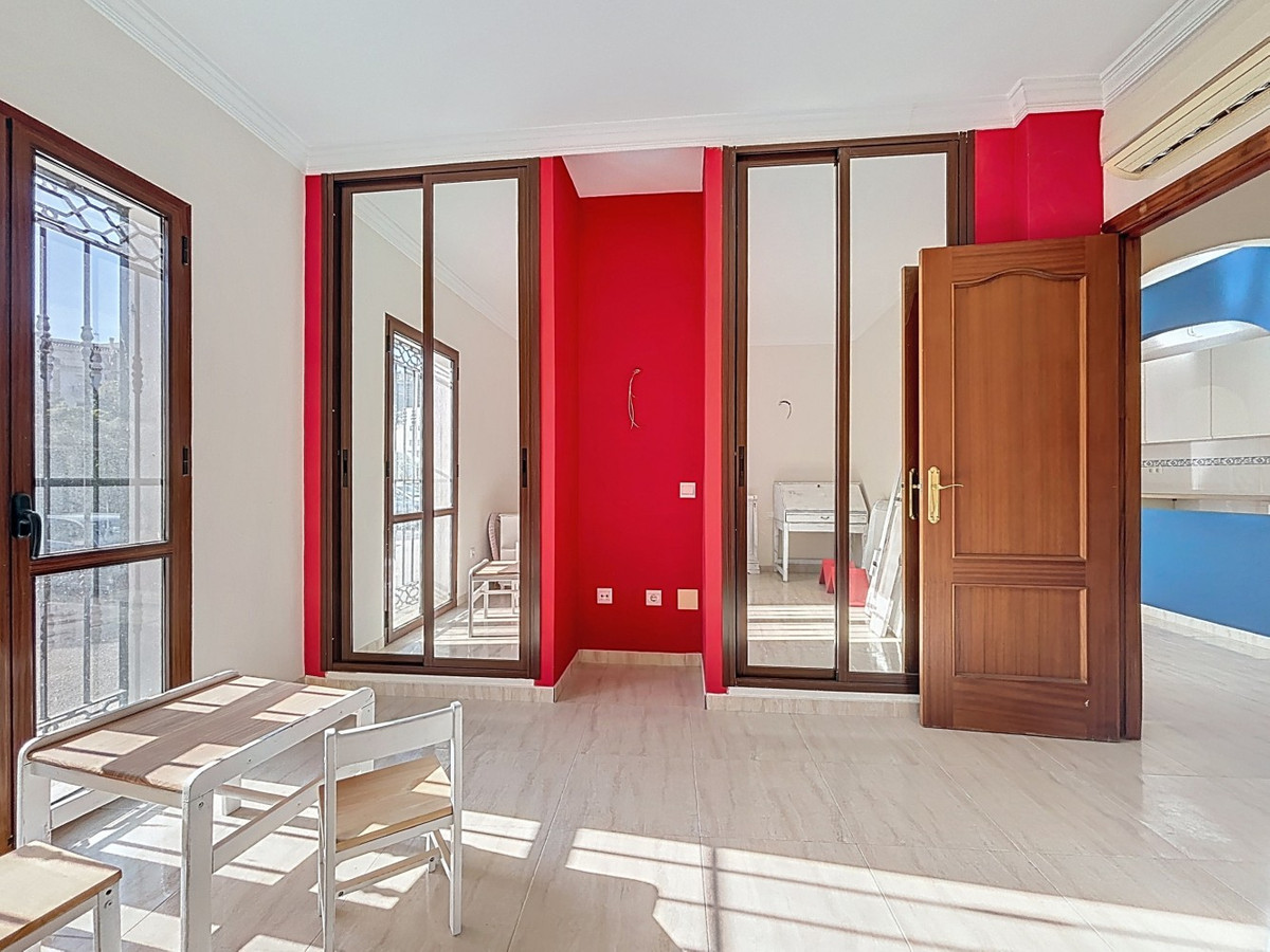 Se vende Villa - Chalet de 8 dormitorios en Costa Del Sol East, Málaga, España