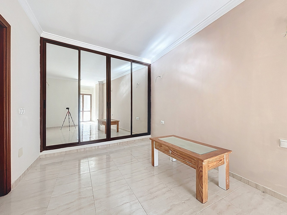 Se vende Villa - Chalet de 8 dormitorios en Costa Del Sol East, Málaga, España