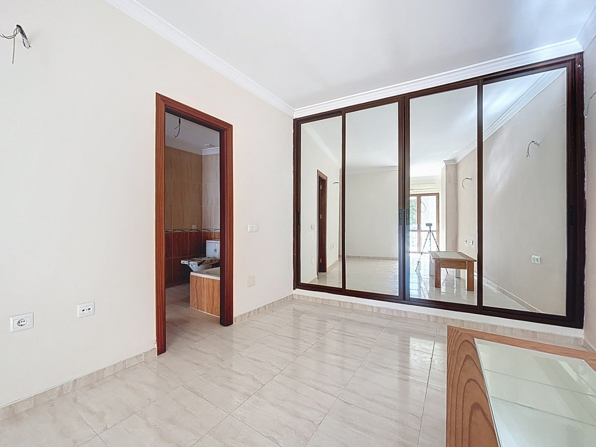 Se vende Villa - Chalet de 8 dormitorios en Costa Del Sol East, Málaga, España