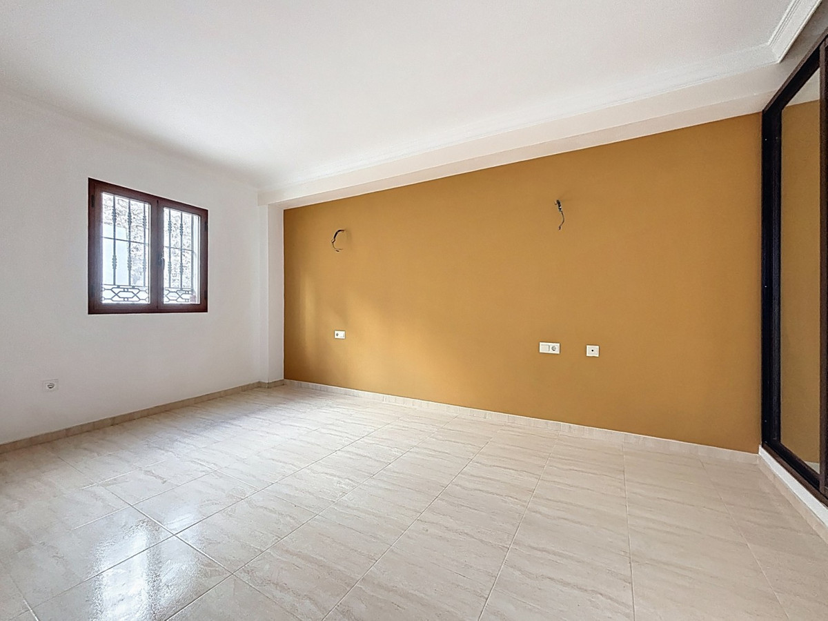 Se vende Villa - Chalet de 8 dormitorios en Costa Del Sol East, Málaga, España