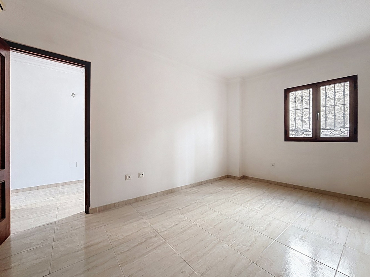 Se vende Villa - Chalet de 8 dormitorios en Costa Del Sol East, Málaga, España
