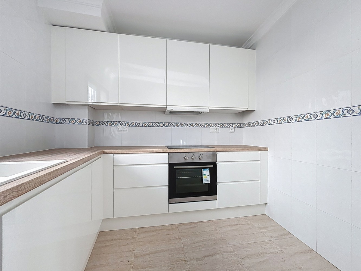 Se vende Villa - Chalet de 8 dormitorios en Costa Del Sol East, Málaga, España
