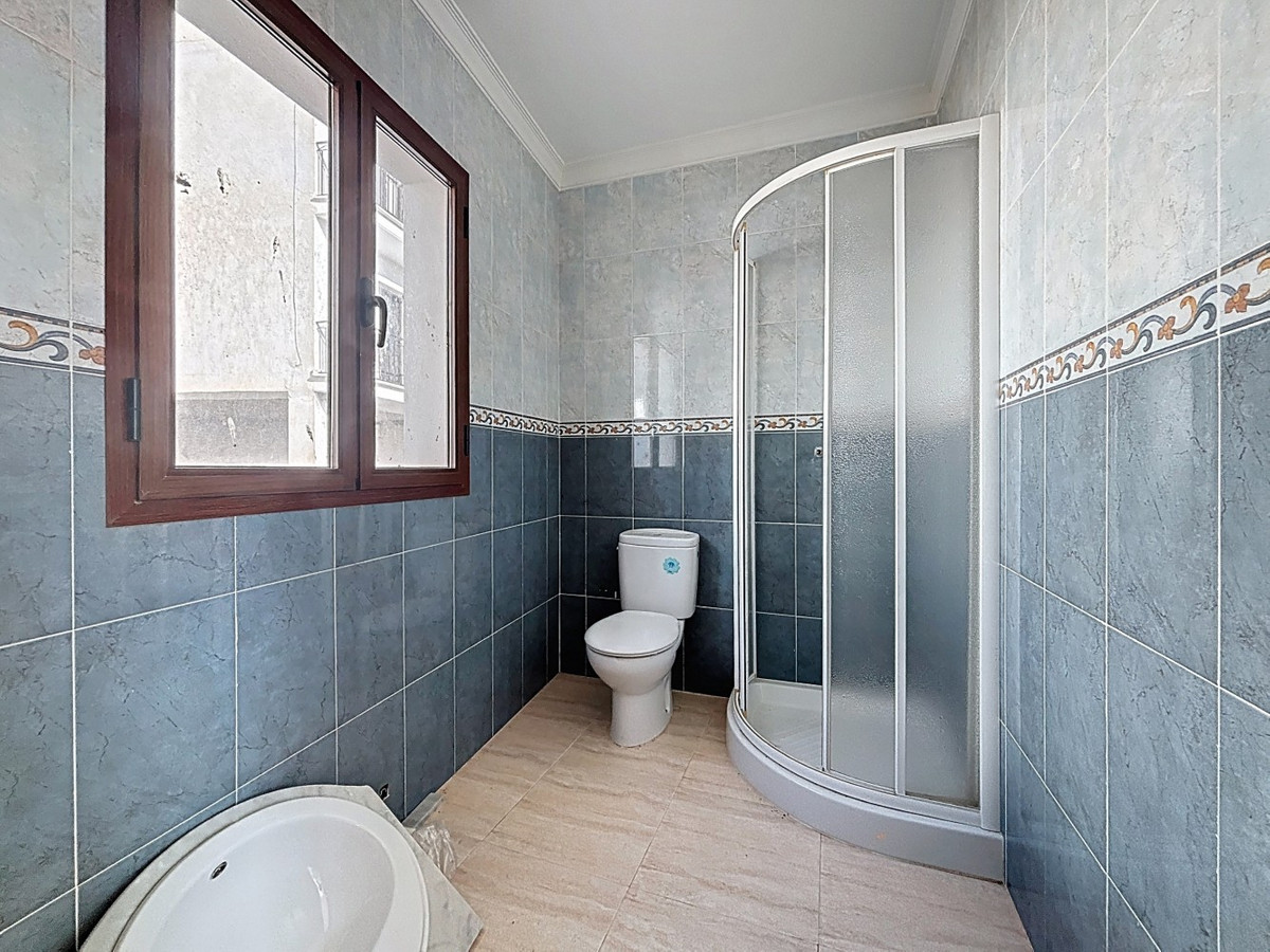 Se vende Villa - Chalet de 8 dormitorios en Costa Del Sol East, Málaga, España