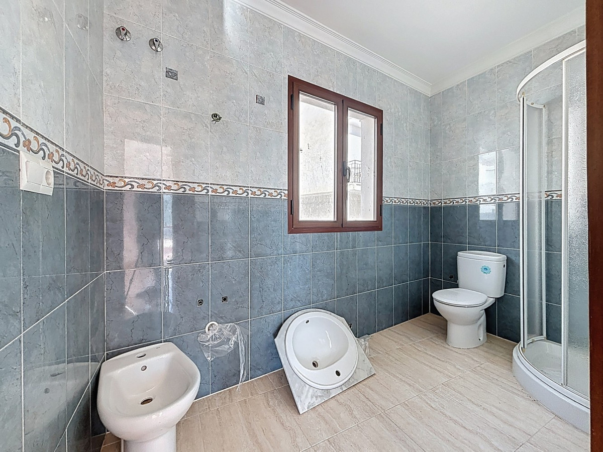Se vende Villa - Chalet de 8 dormitorios en Costa Del Sol East, Málaga, España