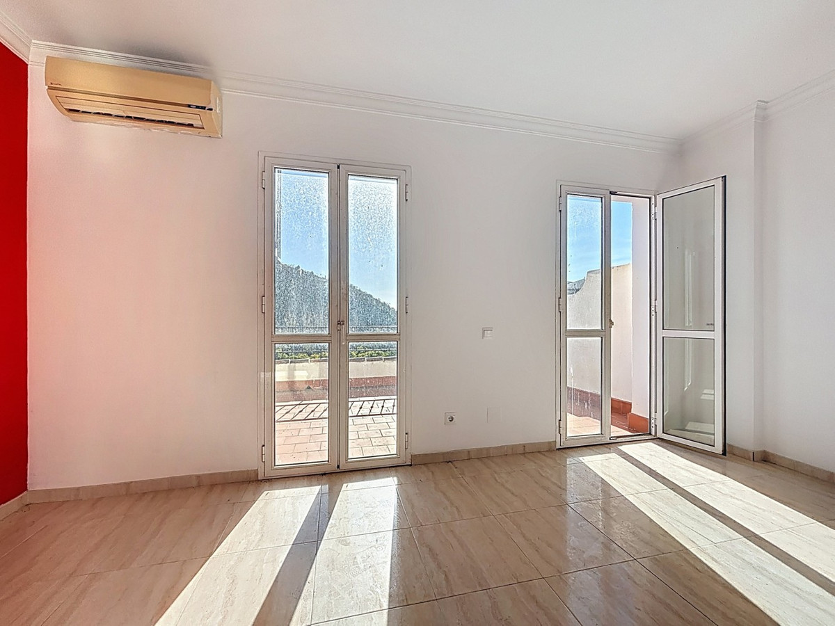 Se vende Villa - Chalet de 8 dormitorios en Costa Del Sol East, Málaga, España