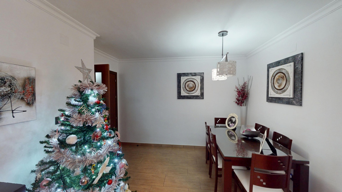 Se vende Apartamento Planta Media de 3 dormitorios en Costa Del Sol East, Málaga, España