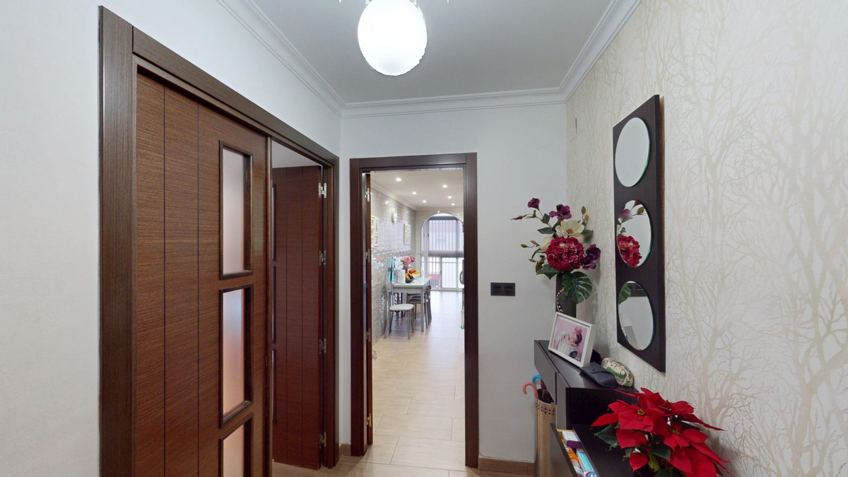 Se vende Apartamento Planta Media de 3 dormitorios en Costa Del Sol East, Málaga, España