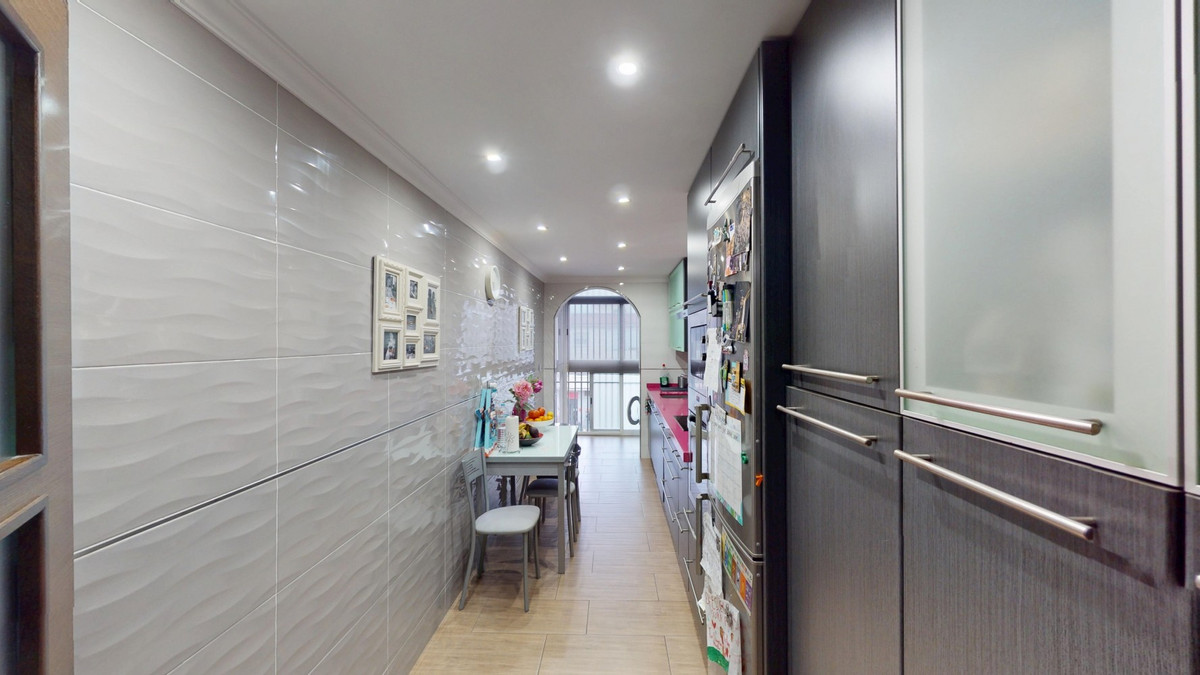 Se vende Apartamento Planta Media de 3 dormitorios en Costa Del Sol East, Málaga, España