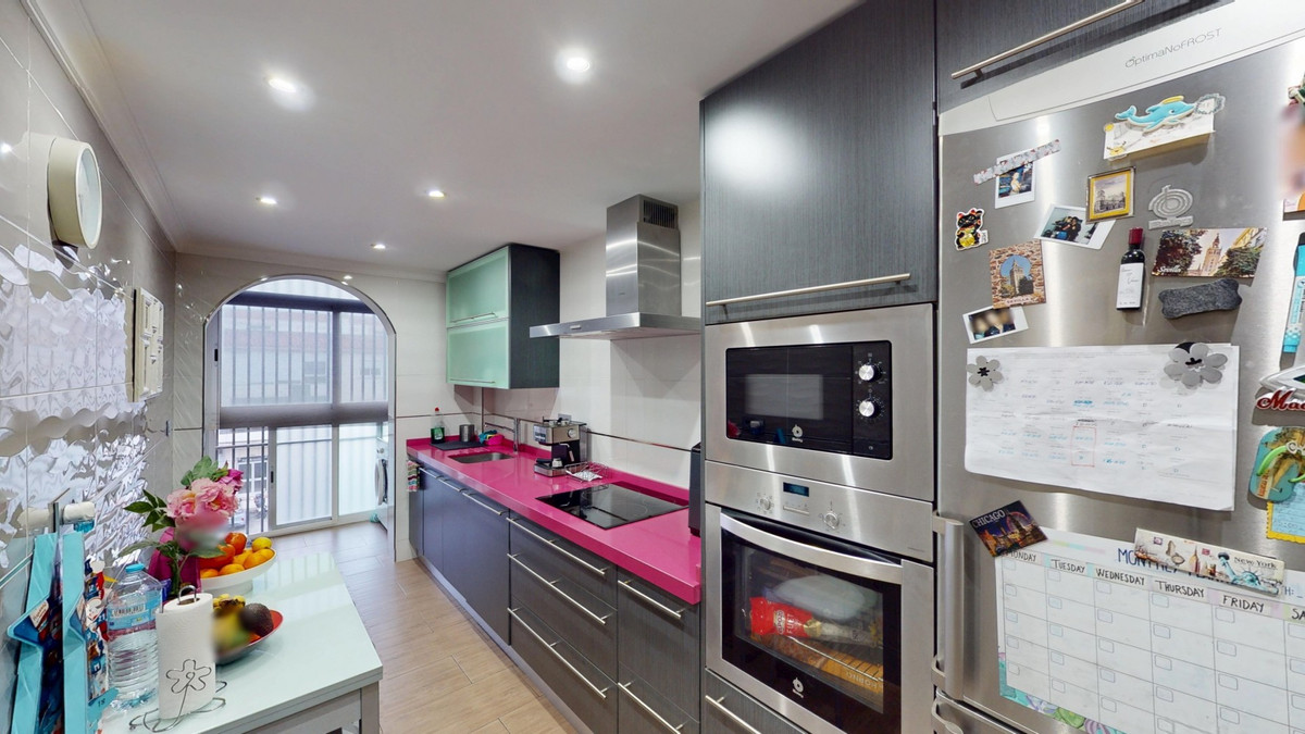 Se vende Apartamento Planta Media de 3 dormitorios en Costa Del Sol East, Málaga, España