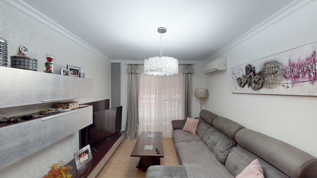 Se vende Apartamento Planta Media de 3 dormitorios en Costa Del Sol East, Málaga, España