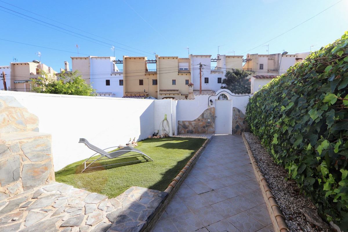 Se vende Pareada de 3 dormitorios en Costa Blanca, Alicante, España