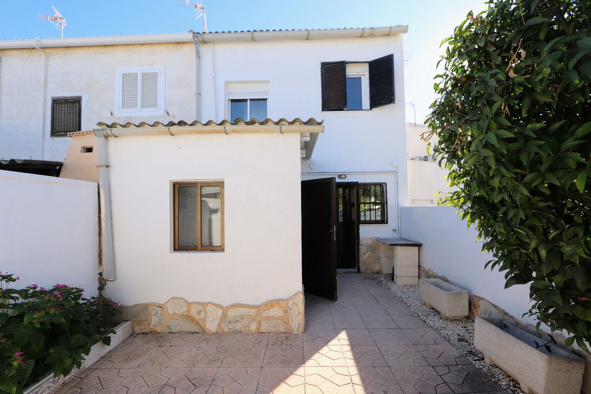Se vende Pareada de 3 dormitorios en Costa Blanca, Alicante, España