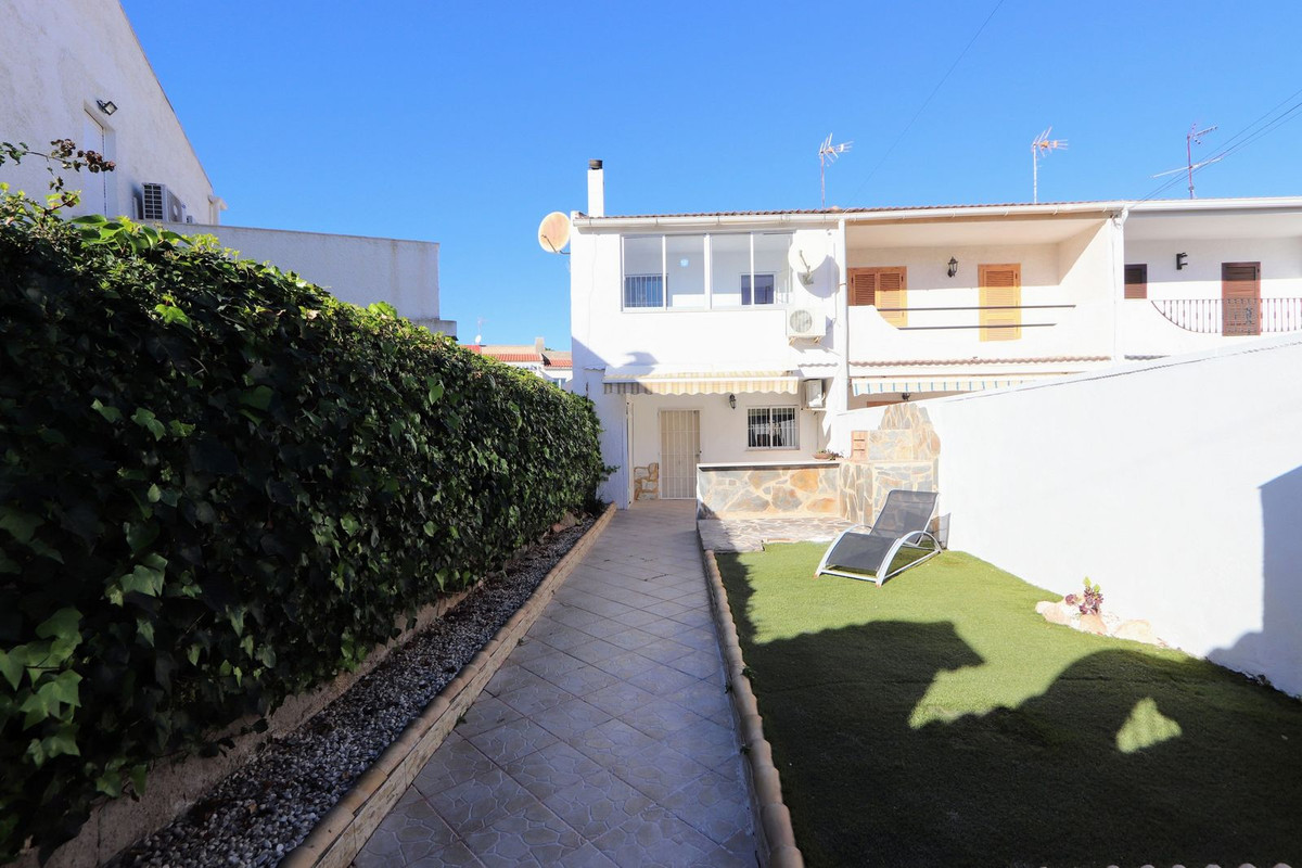 Se vende Pareada de 3 dormitorios en Costa Blanca, Alicante, España