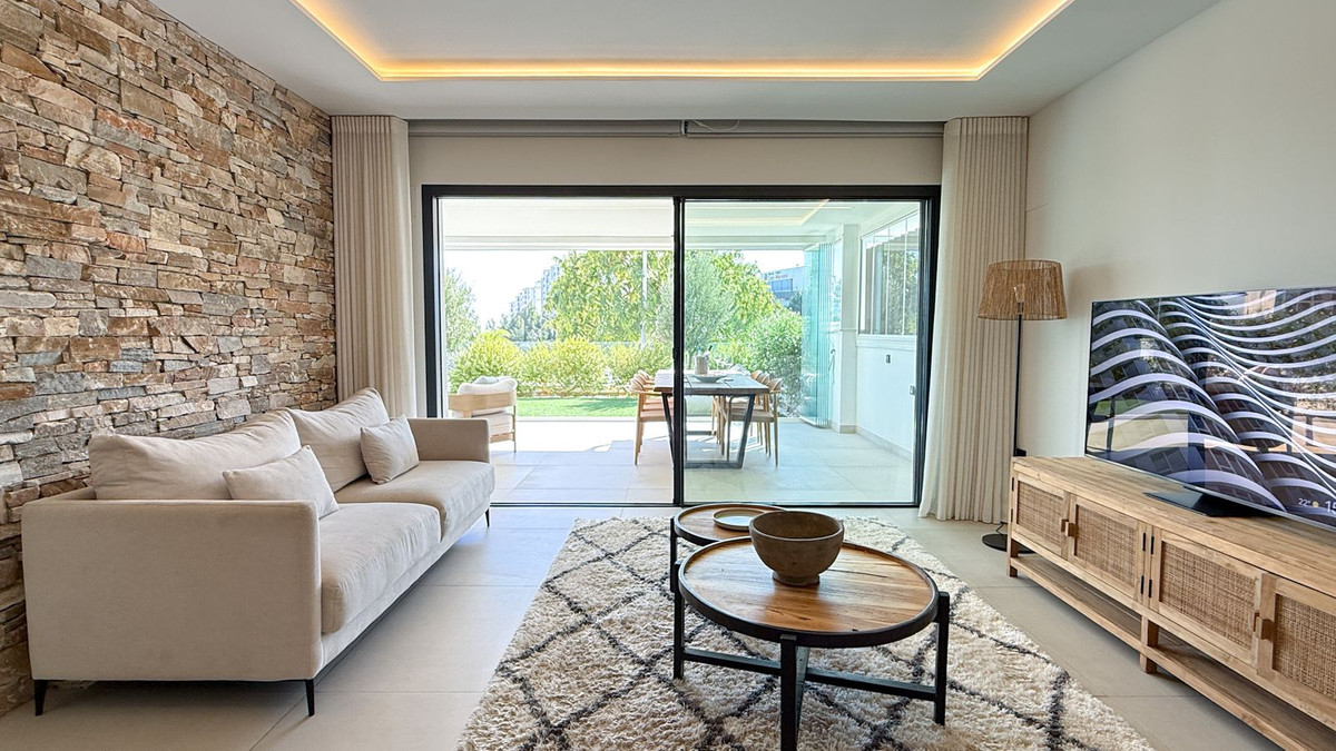 2 Bed Apartment for sale in Estepona Costa Del Sol, Málaga, Spain