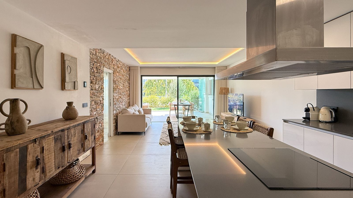 2 Bed Apartment for sale in Estepona Costa Del Sol, Málaga, Spain