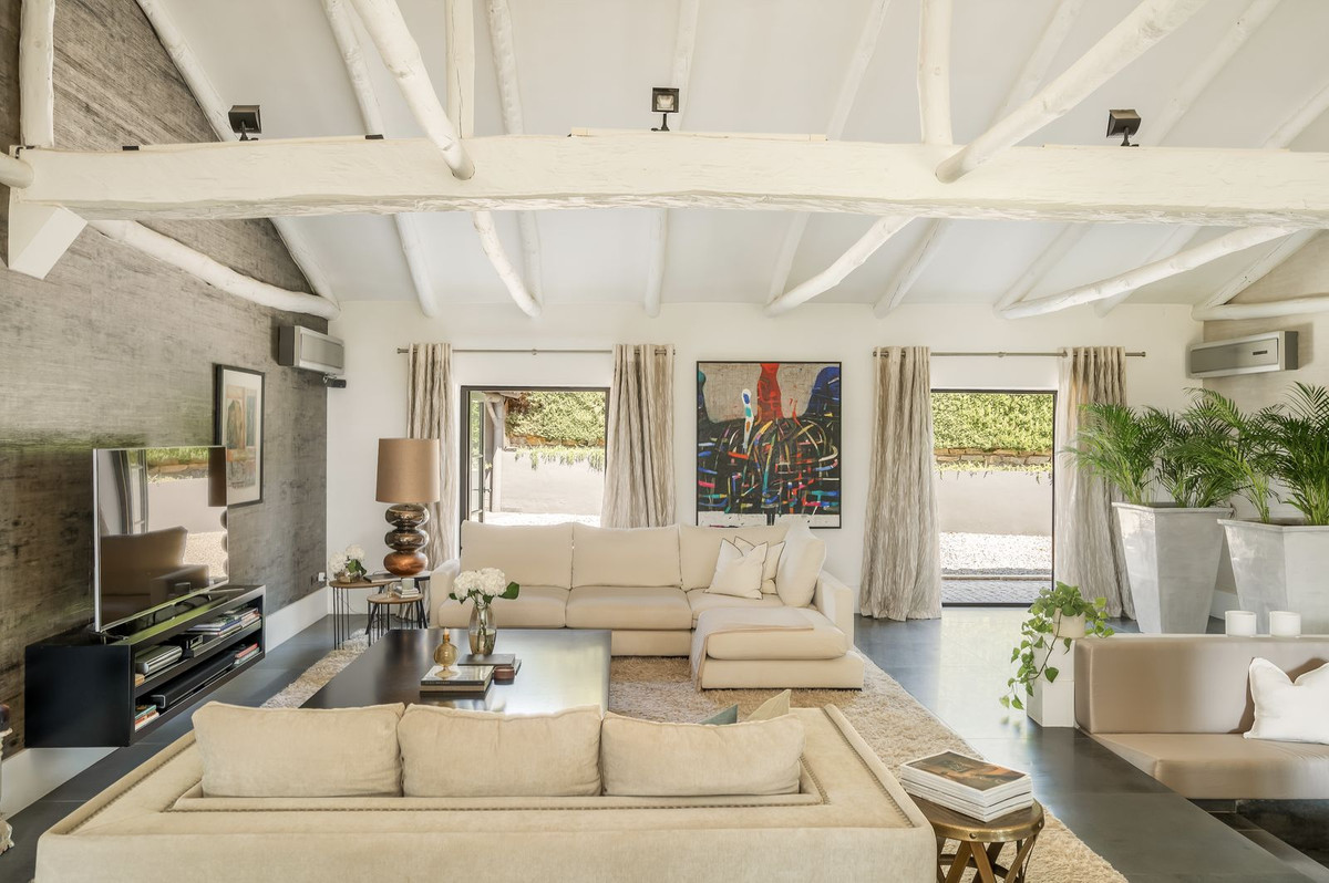 5 Bed Townhouse for sale in El Paraiso Costa Del Sol, Málaga, Spain