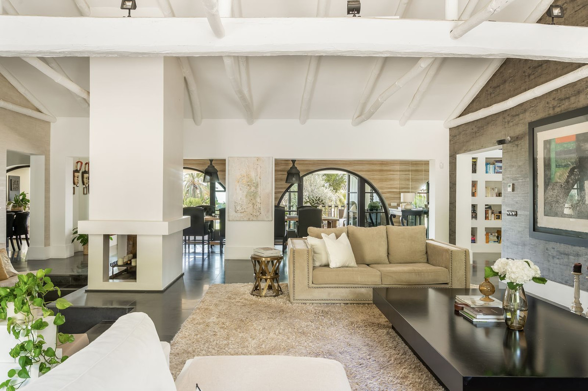 5 Bed Townhouse for sale in El Paraiso Costa Del Sol, Málaga, Spain