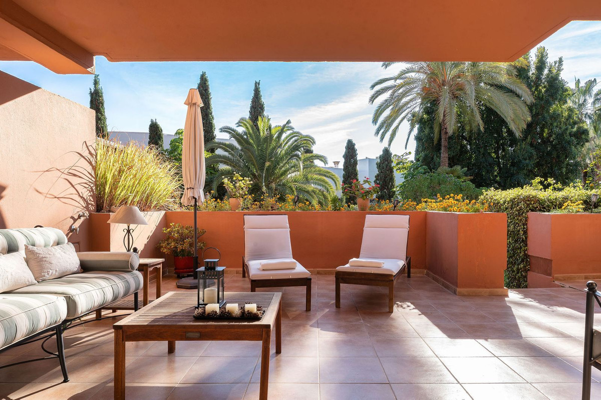 2 Bed Apartment for sale in Marbella Costa Del Sol, Málaga, Spain