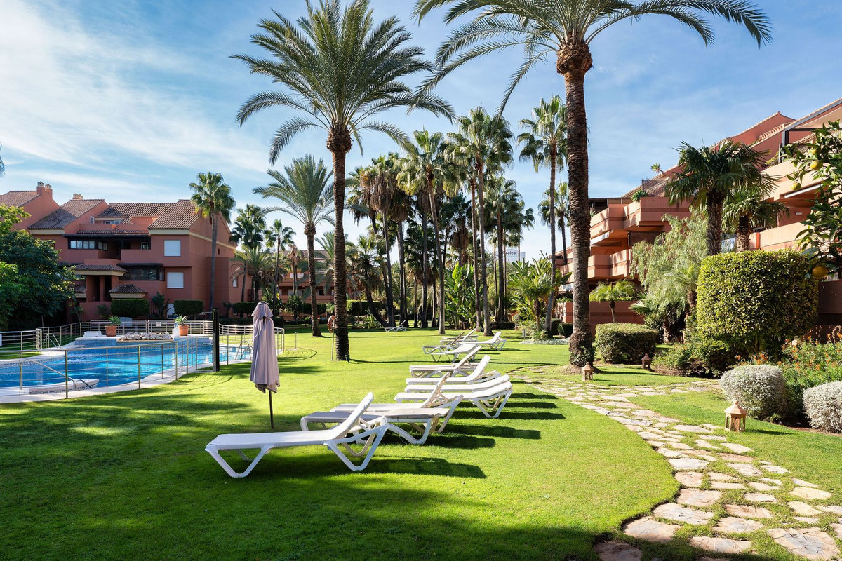 2 Bed Apartment for sale in Marbella Costa Del Sol, Málaga, Spain