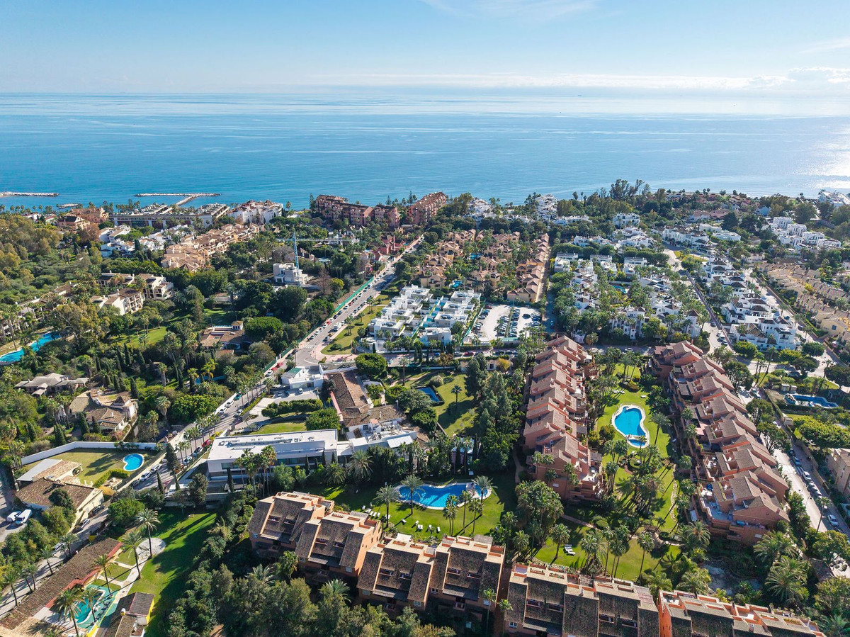 2 Bed Apartment for sale in Marbella Costa Del Sol, Málaga, Spain