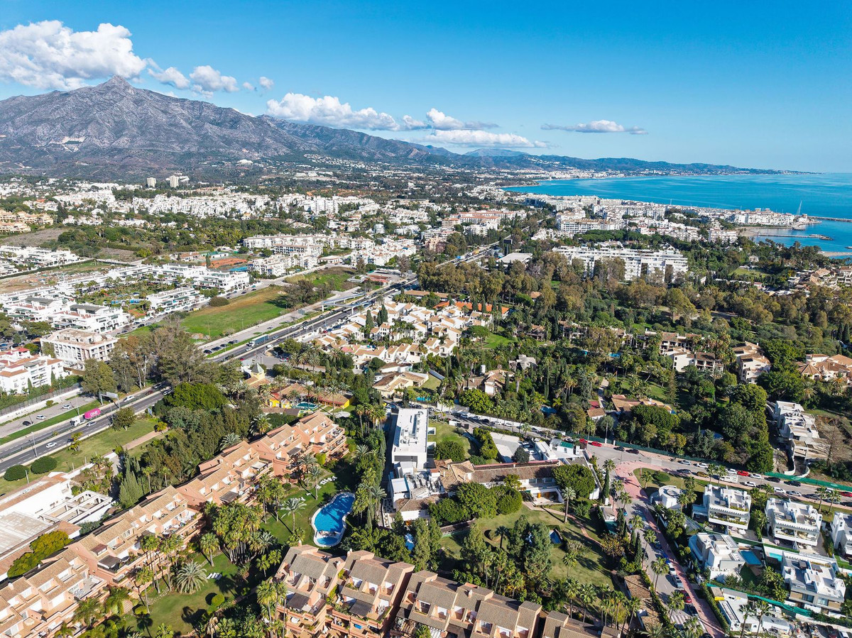 2 Bed Apartment for sale in Marbella Costa Del Sol, Málaga, Spain