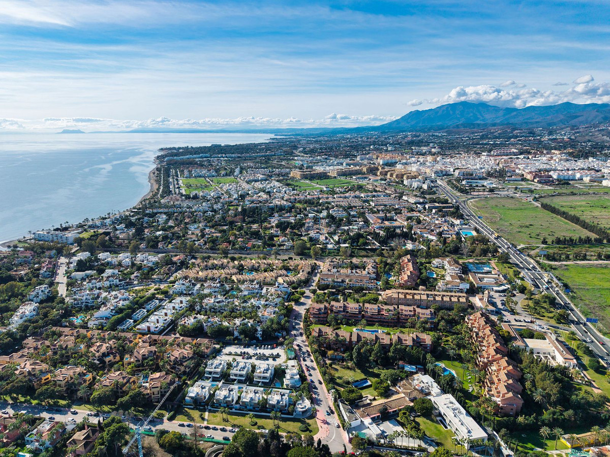 2 Bed Apartment for sale in Marbella Costa Del Sol, Málaga, Spain