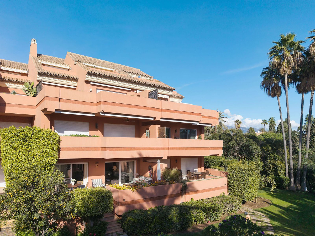 2 Bed Apartment for sale in Marbella Costa Del Sol, Málaga, Spain