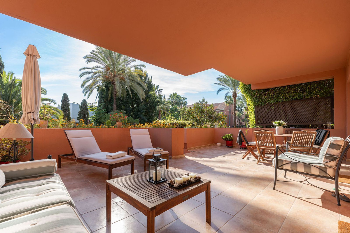 2 Bed Apartment for sale in Marbella Costa Del Sol, Málaga, Spain