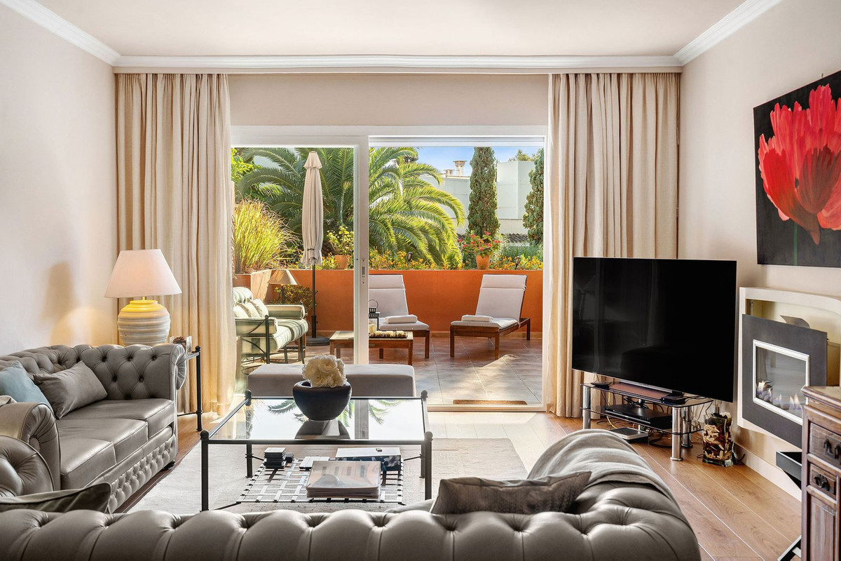 2 Bed Apartment for sale in Marbella Costa Del Sol, Málaga, Spain