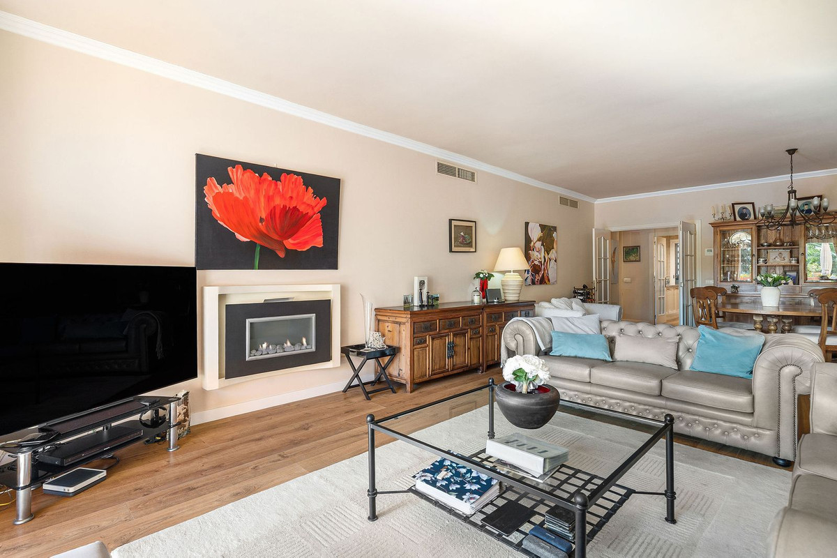 2 Bed Apartment for sale in Marbella Costa Del Sol, Málaga, Spain