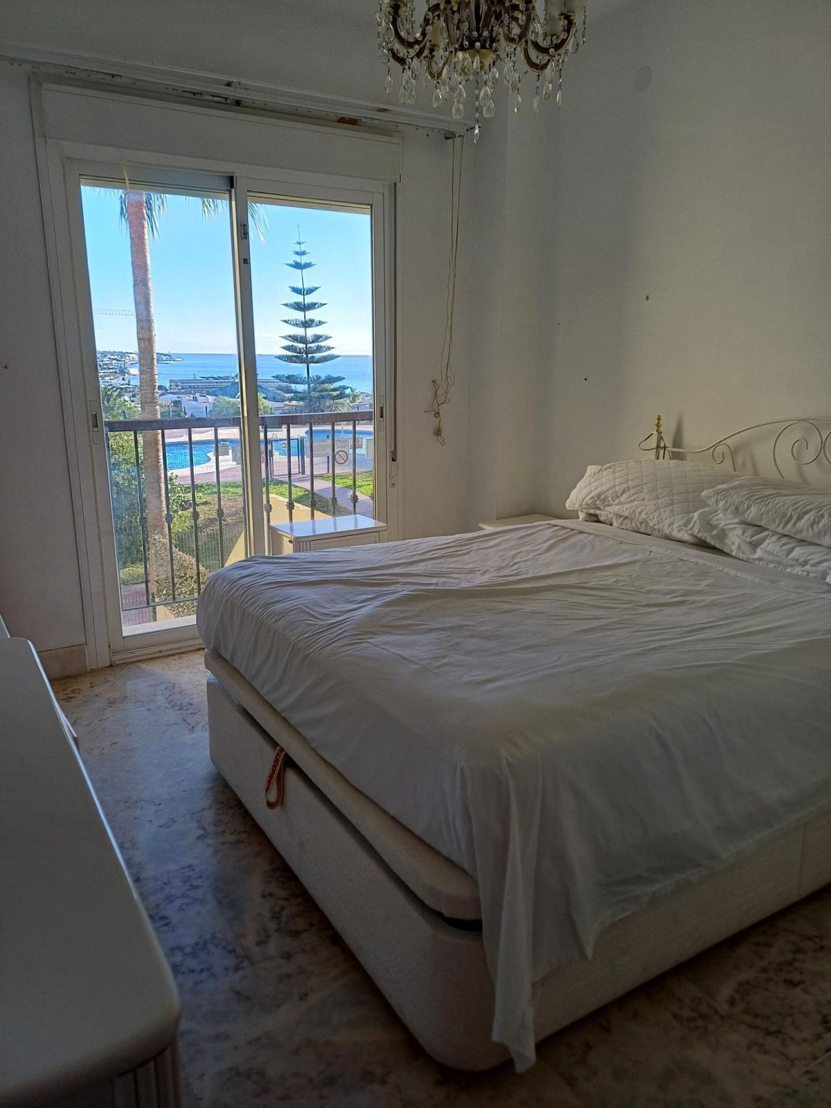 Se vende Apartamento Planta Media de 3 dormitorios en Costa Del Sol, Málaga, España