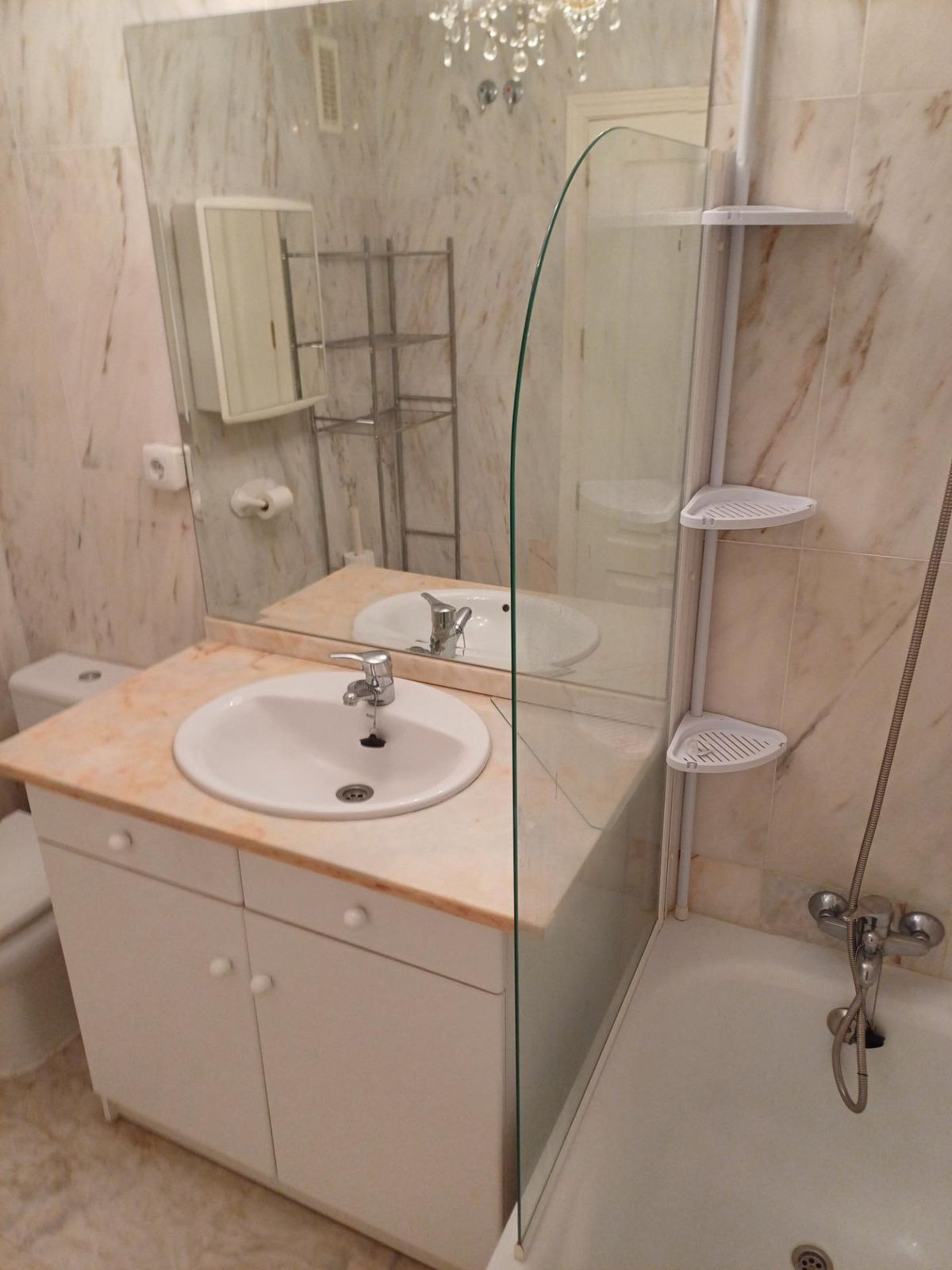 Se vende Apartamento Planta Media de 3 dormitorios en Costa Del Sol, Málaga, España