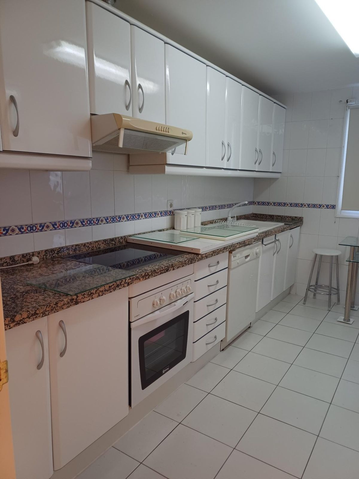 Se vende Apartamento Planta Media de 3 dormitorios en Costa Del Sol, Málaga, España