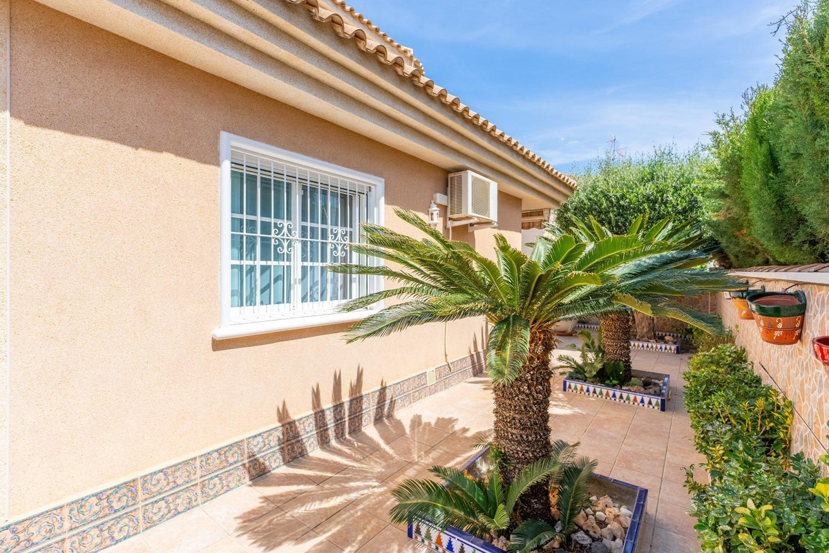 3 Bed Townhouse for sale in Torrevieja Costa Blanca, Alicante, Spain