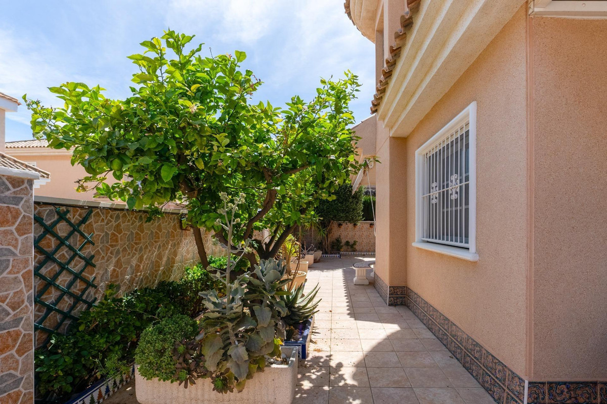 3 Bed Townhouse for sale in Torrevieja Costa Blanca, Alicante, Spain