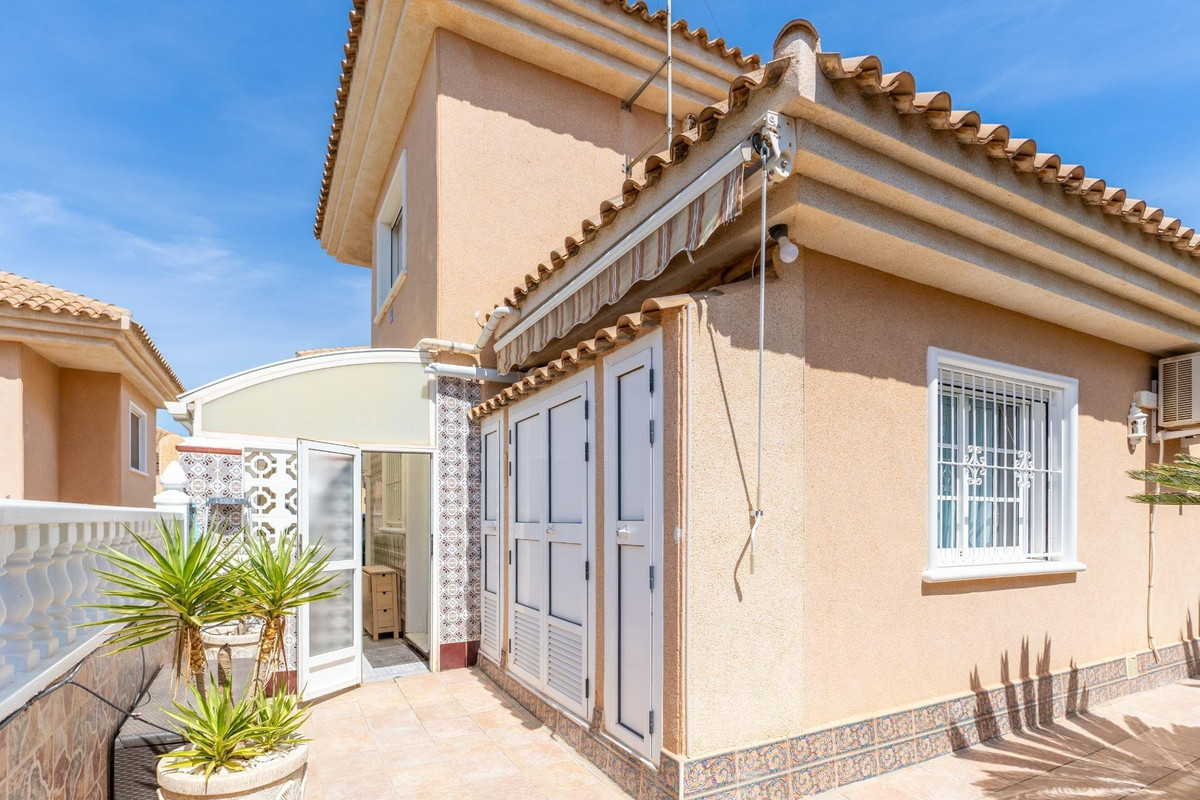 3 Bed Townhouse for sale in Torrevieja Costa Blanca, Alicante, Spain