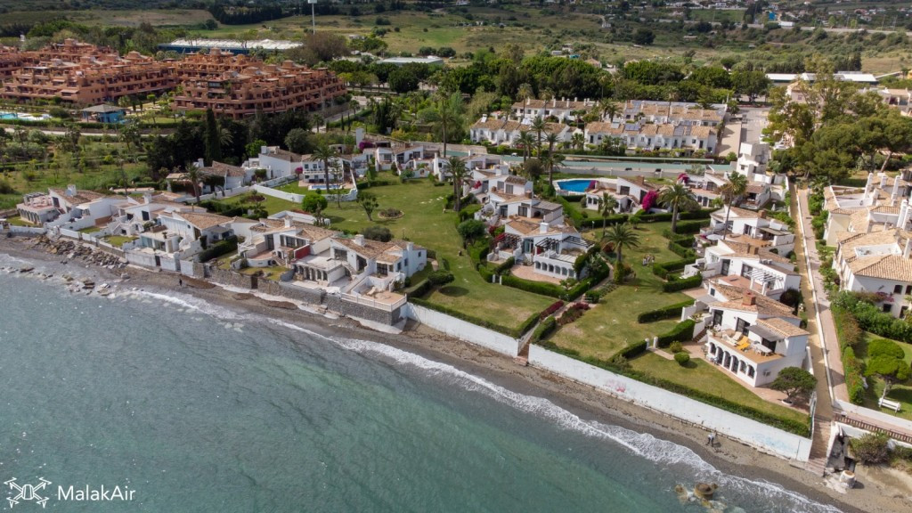 2 Bed Townhouse for sale in Estepona Costa Del Sol, Málaga, Spain