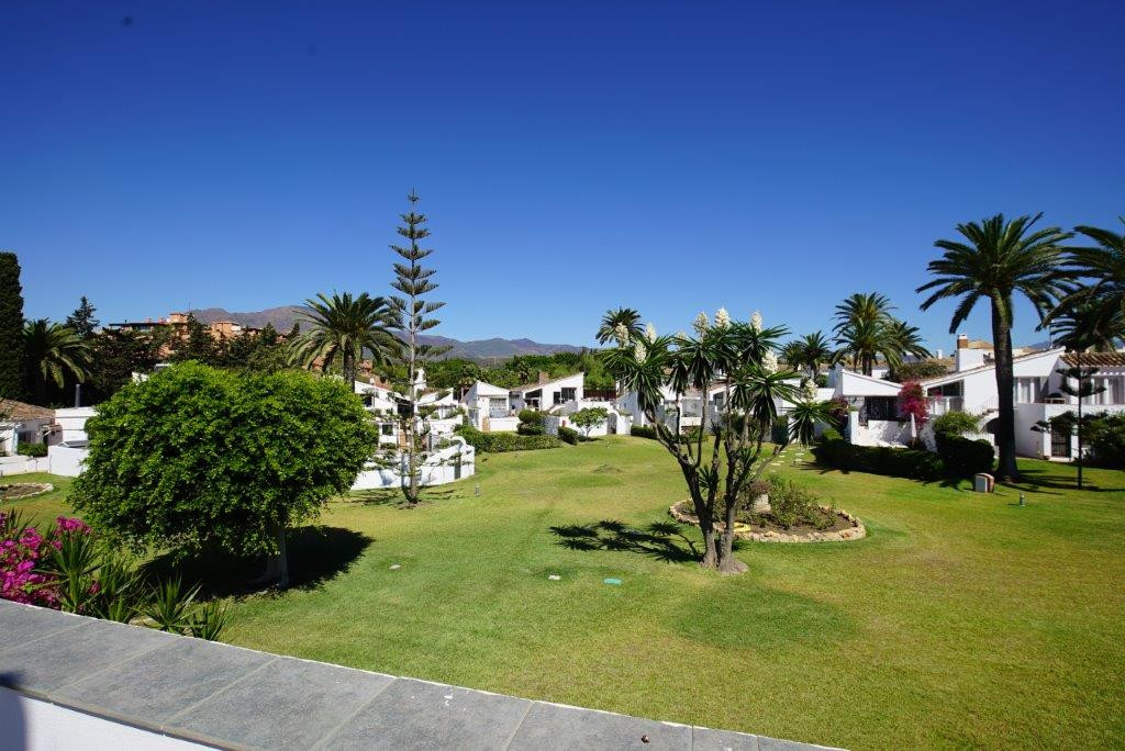 2 Bed Townhouse for sale in Estepona Costa Del Sol, Málaga, Spain