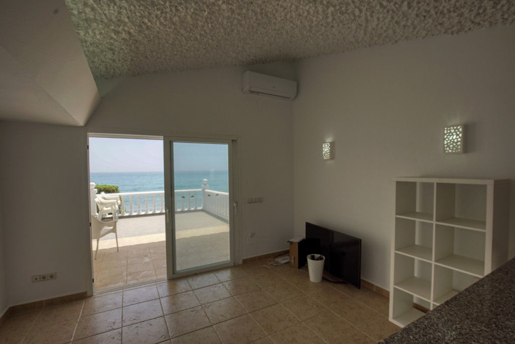 2 Bed Townhouse for sale in Estepona Costa Del Sol, Málaga, Spain