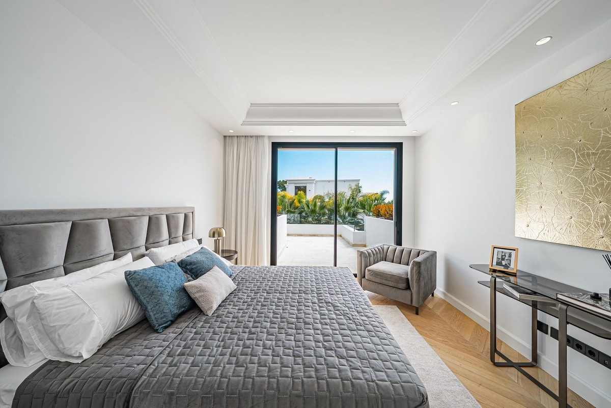 Se vende Villa - Chalet de 5 dormitorios en Costa Del Sol, Málaga, España