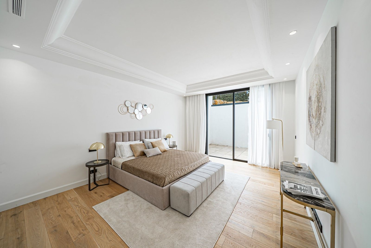 Se vende Villa - Chalet de 5 dormitorios en Costa Del Sol, Málaga, España
