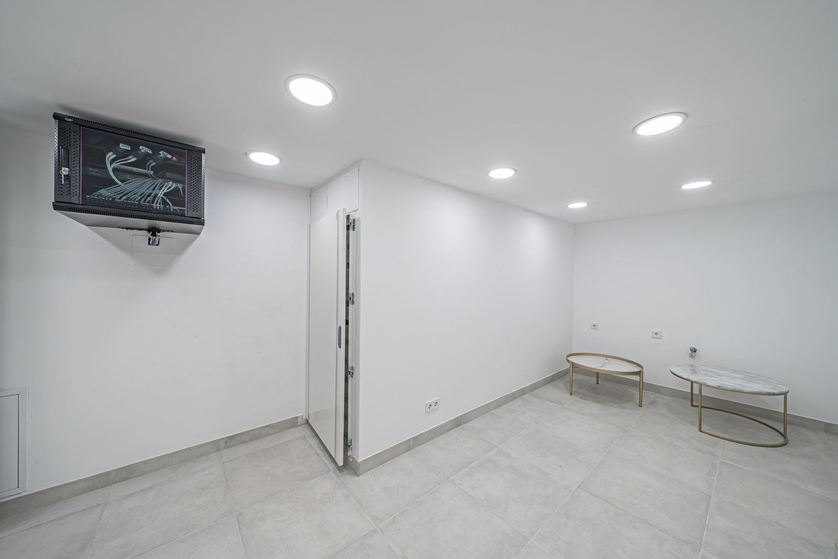 Se vende Villa - Chalet de 5 dormitorios en Costa Del Sol, Málaga, España