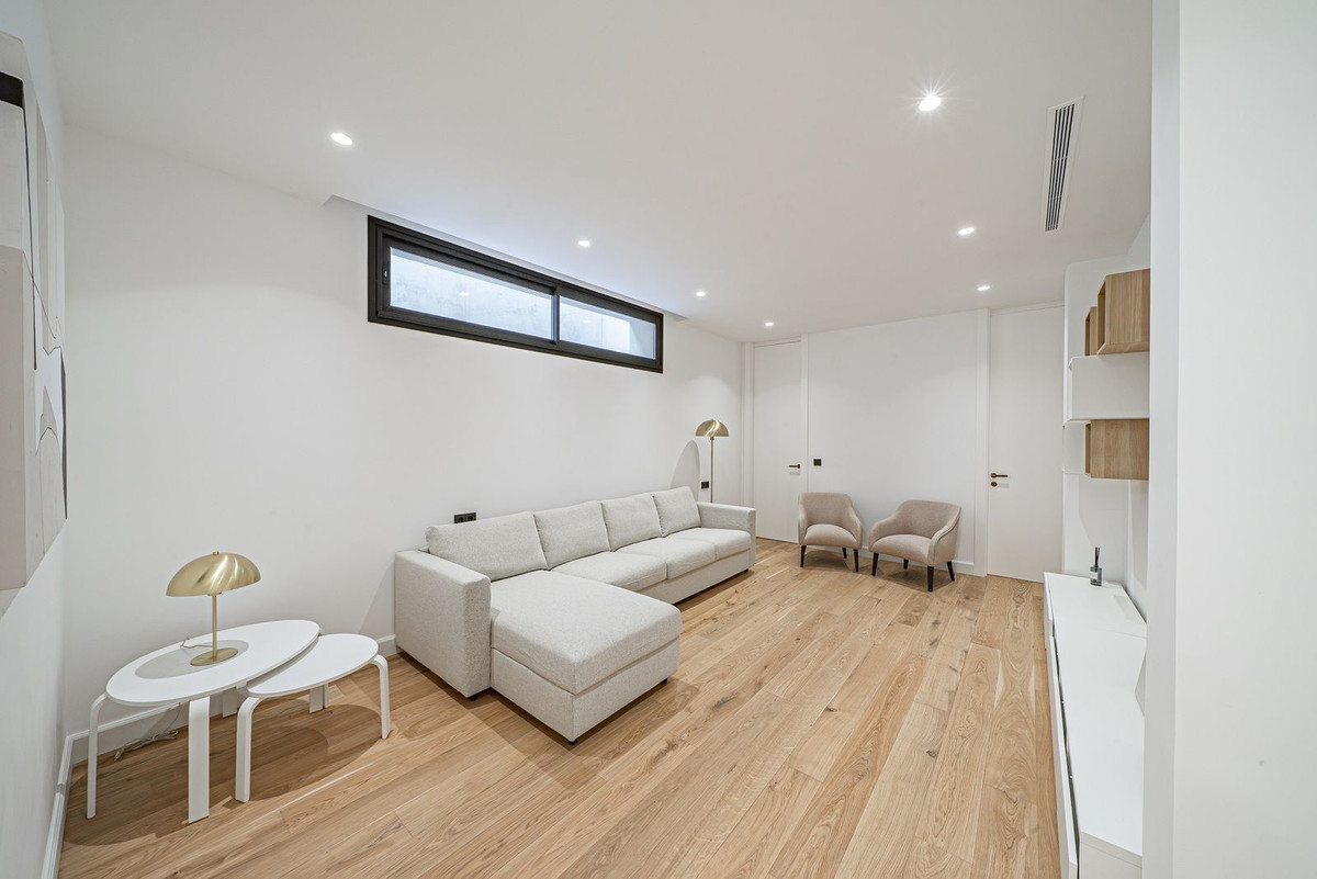 Se vende Villa - Chalet de 5 dormitorios en Costa Del Sol, Málaga, España