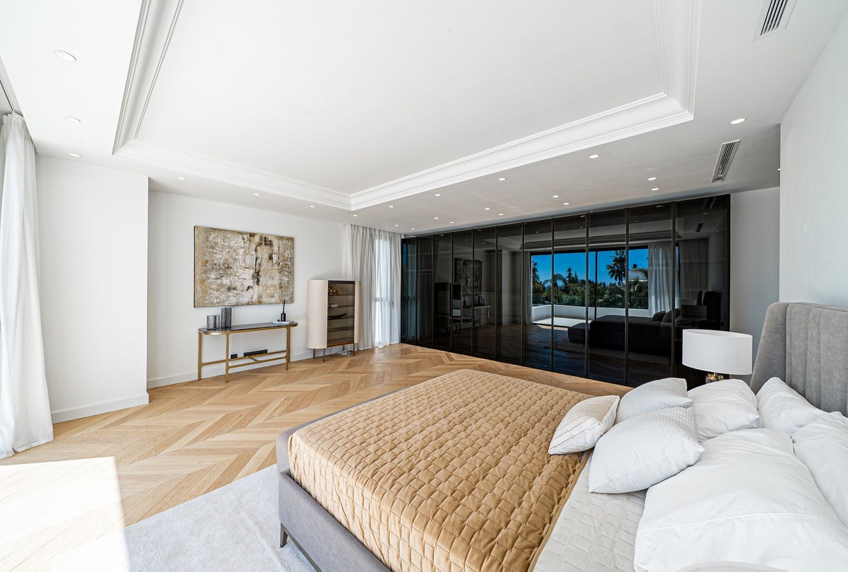 Se vende Villa - Chalet de 5 dormitorios en Costa Del Sol, Málaga, España